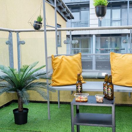 Luxe Place - Netflix & Workspace For 6 Birmingham Eksteriør billede