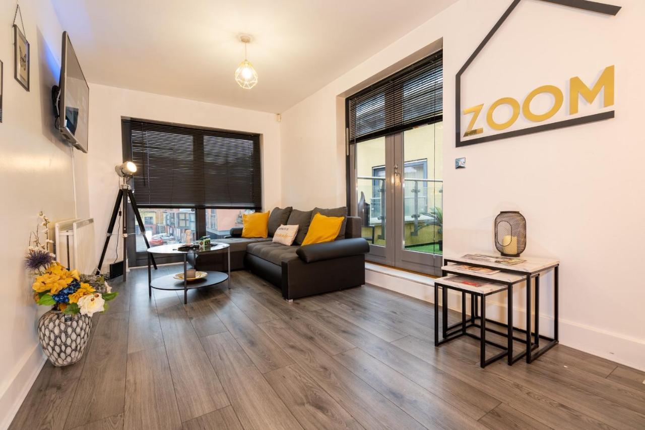 Luxe Place - Netflix & Workspace For 6 Birmingham Eksteriør billede