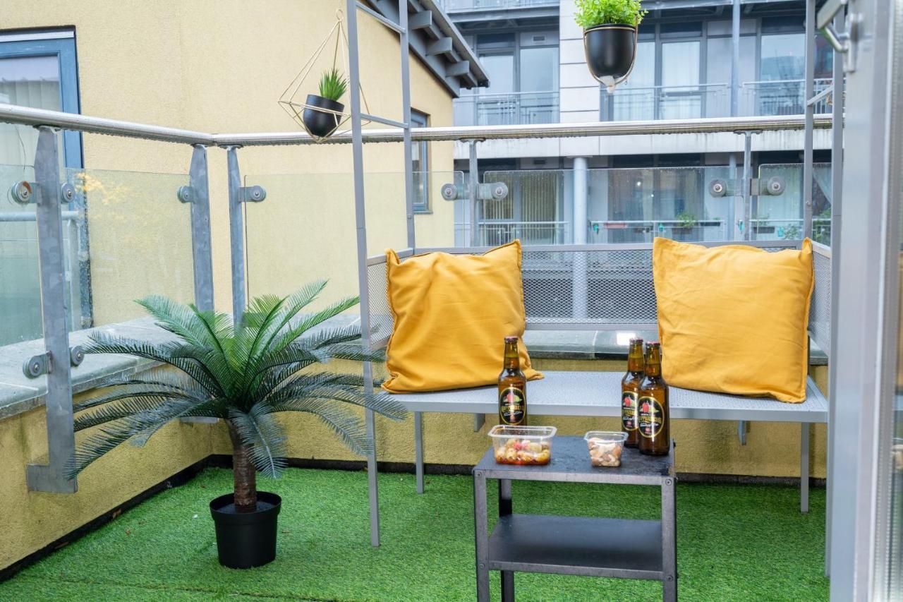 Luxe Place - Netflix & Workspace For 6 Birmingham Eksteriør billede
