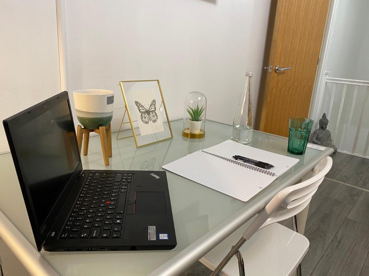Luxe Place - Netflix & Workspace For 6 Birmingham Eksteriør billede