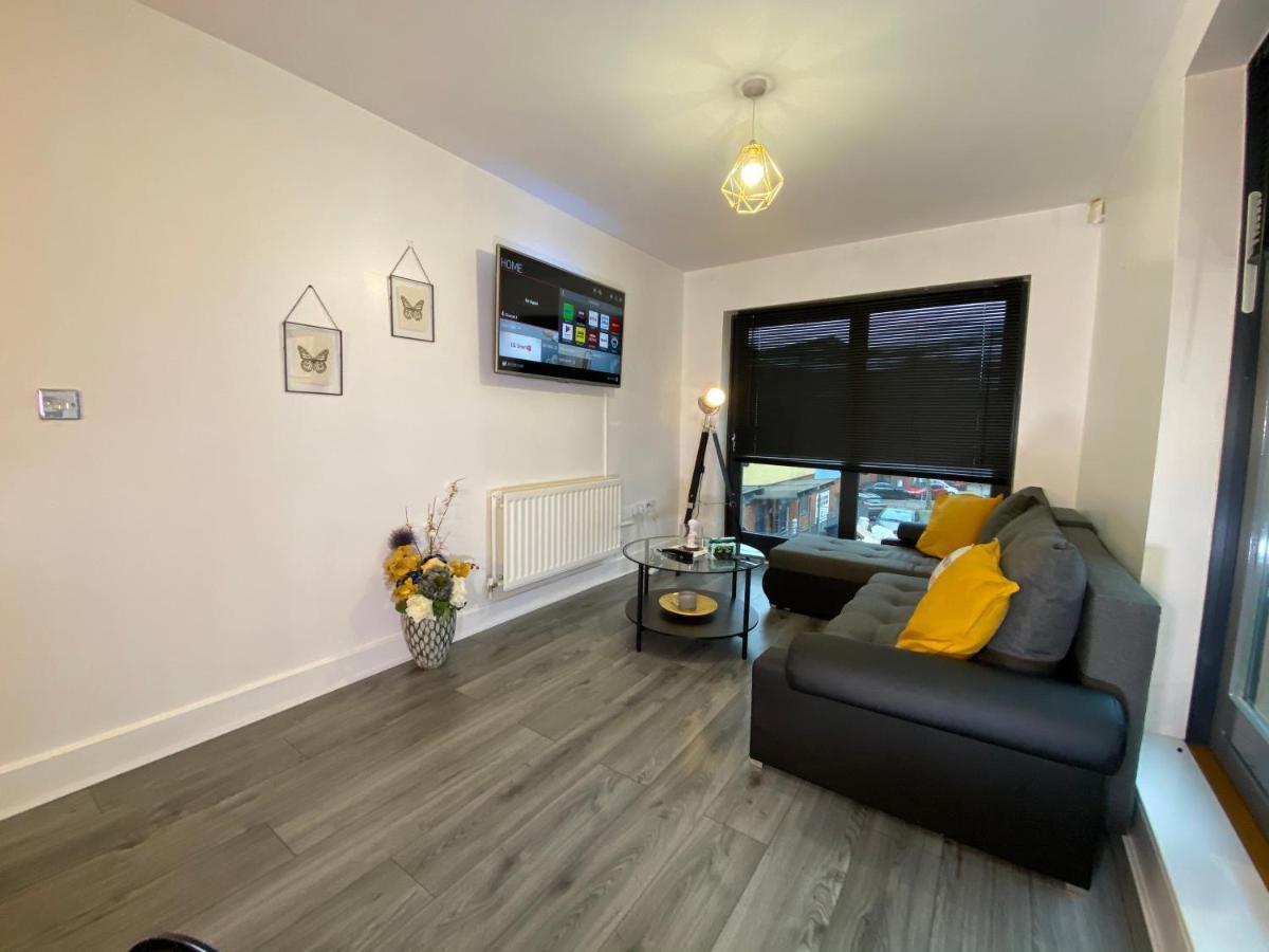 Luxe Place - Netflix & Workspace For 6 Birmingham Eksteriør billede